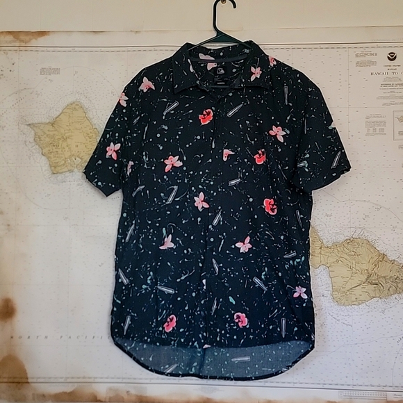 Quicksilver button up - Picture 1 of 2